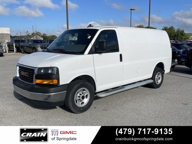 2022 GMC Savana Base