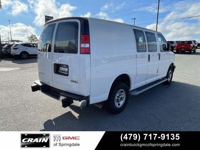 2022 GMC Savana Base