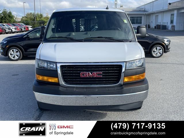 2022 GMC Savana Base