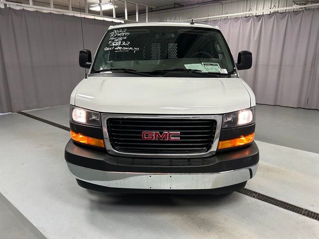 2022 GMC Savana Base