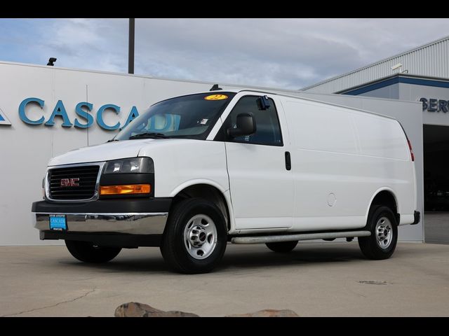 2022 GMC Savana Base