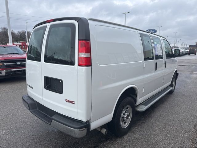 2022 GMC Savana Base