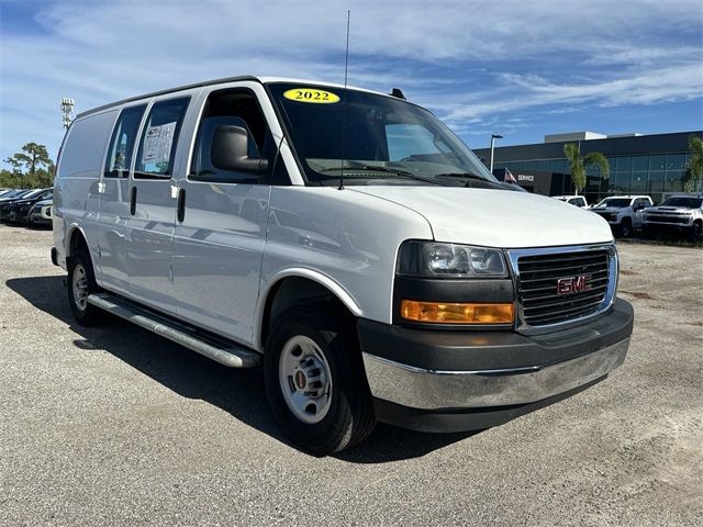 2022 GMC Savana Base