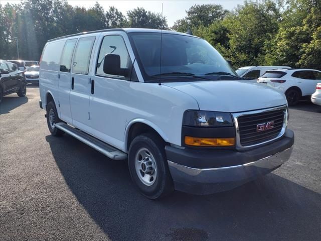 2022 GMC Savana Base