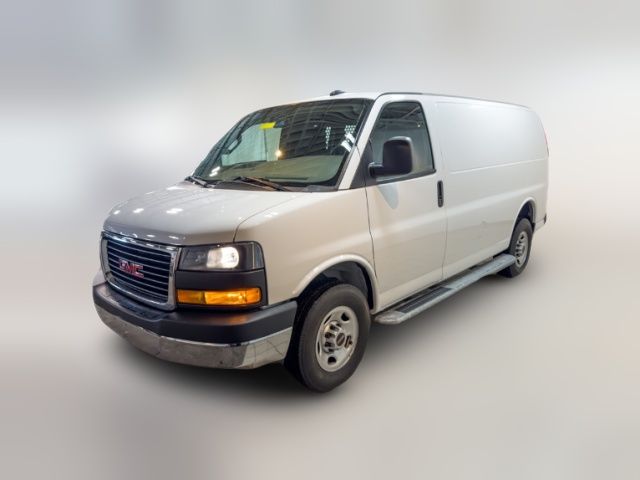 2022 GMC Savana Base