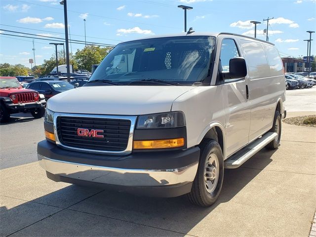 2022 GMC Savana Base