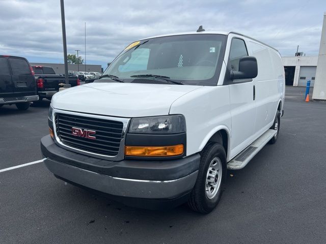 2022 GMC Savana Base