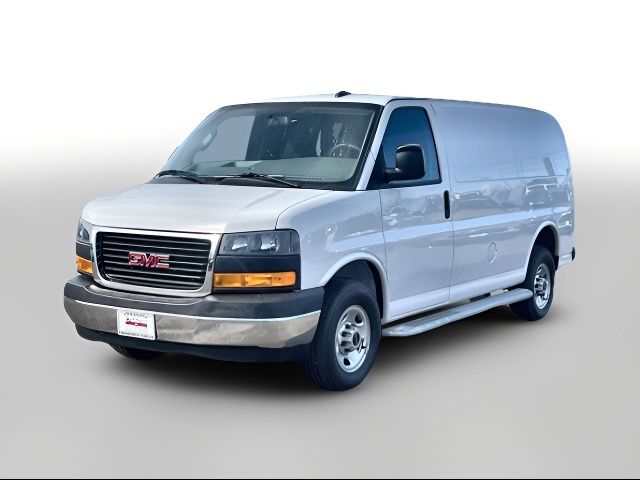 2022 GMC Savana Base