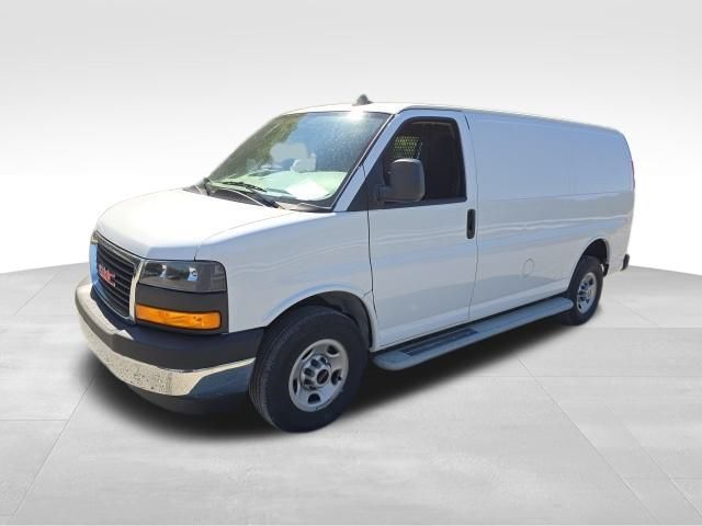 2022 GMC Savana Base