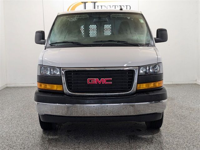 2022 GMC Savana Base