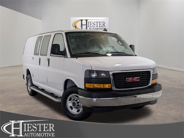 2022 GMC Savana Base