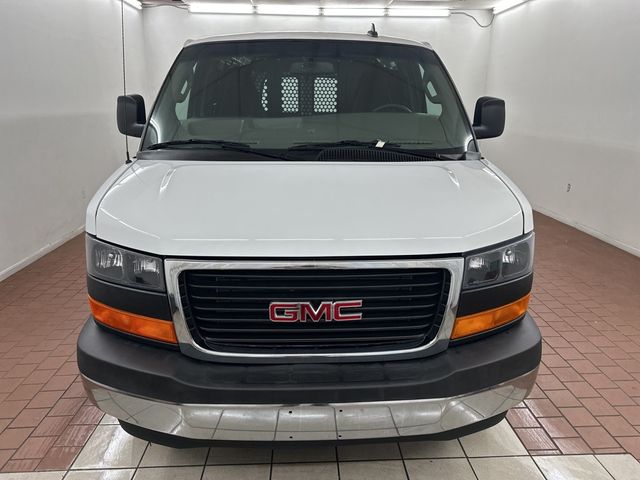 2022 GMC Savana Base