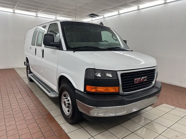 2022 GMC Savana Base