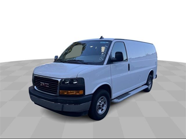 2022 GMC Savana Base