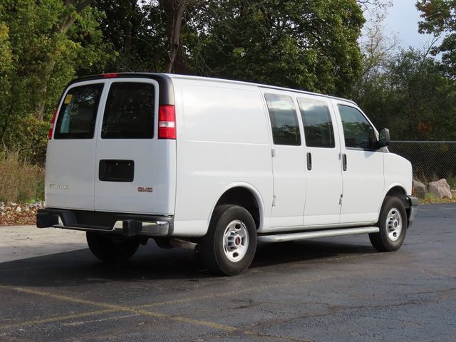 2022 GMC Savana Base