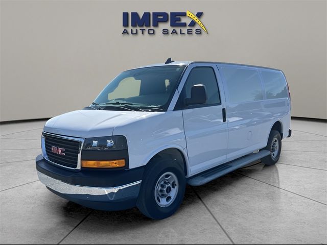 2022 GMC Savana Base