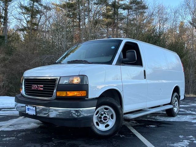 2022 GMC Savana Base