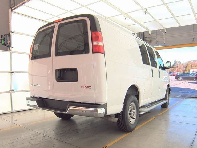 2022 GMC Savana Base