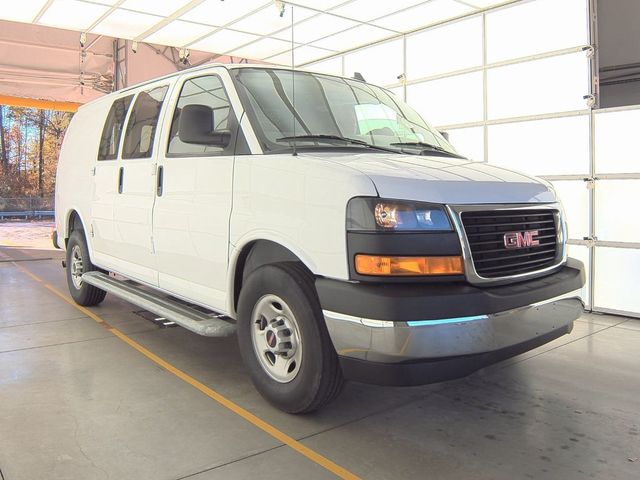 2022 GMC Savana Base