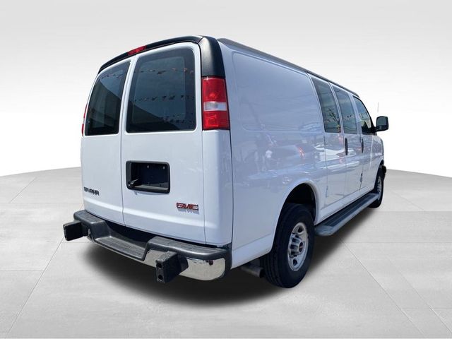 2022 GMC Savana Base