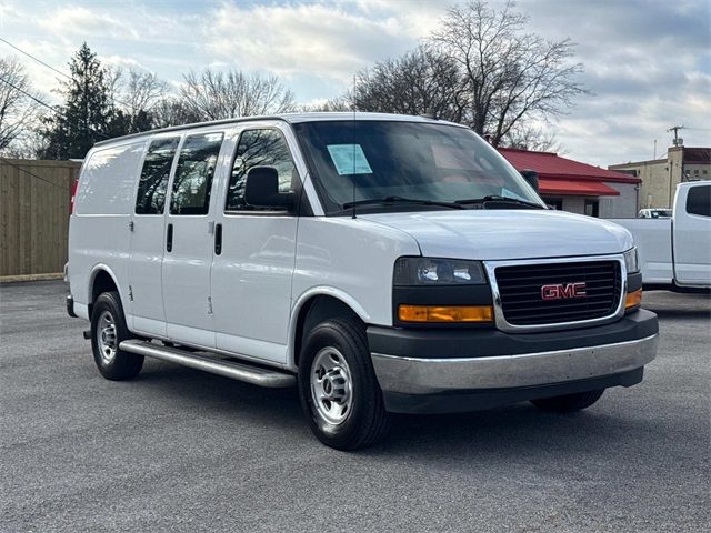 2022 GMC Savana Base