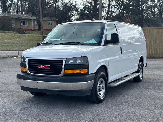 2022 GMC Savana Base