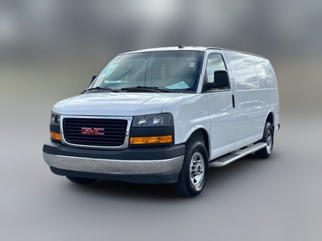 2022 GMC Savana Base