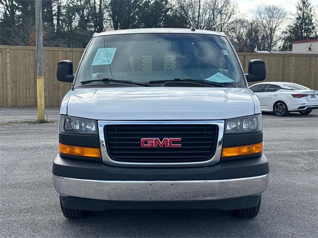 2022 GMC Savana Base