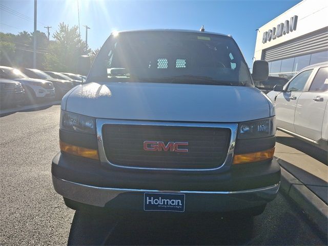 2022 GMC Savana Base