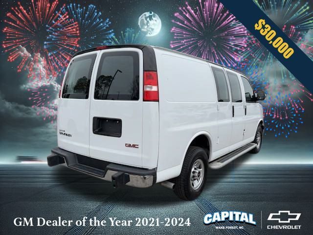 2022 GMC Savana Base