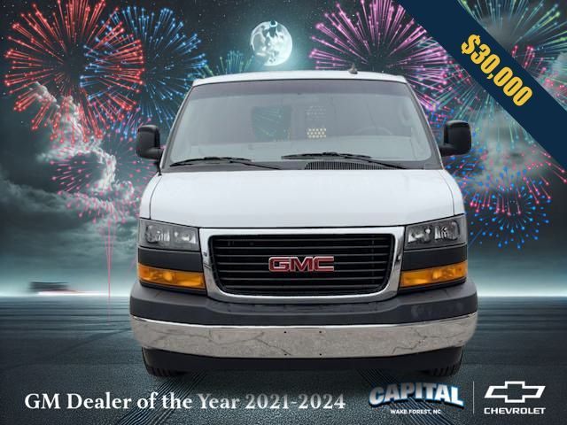 2022 GMC Savana Base