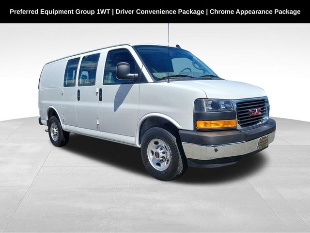 2022 GMC Savana Base