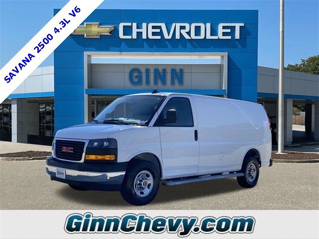 2022 GMC Savana Base