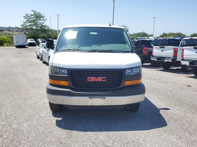 2022 GMC Savana Base