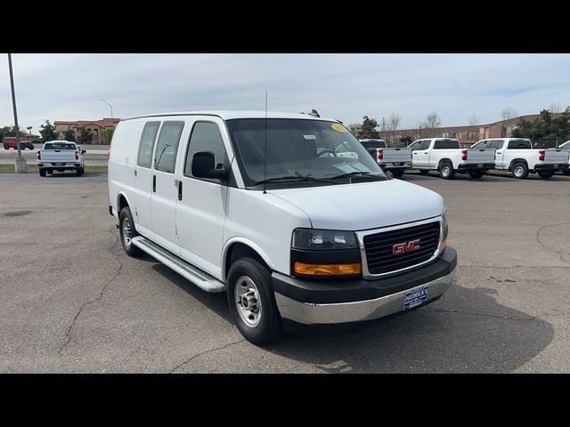 2022 GMC Savana Base