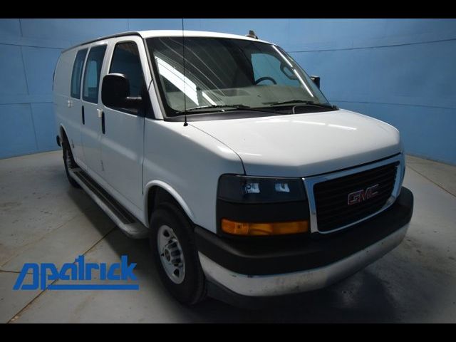 2022 GMC Savana Base