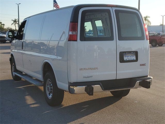 2022 GMC Savana Base