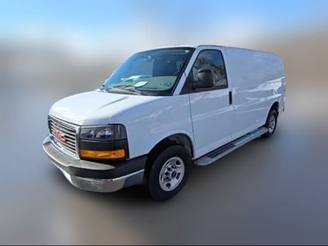 2022 GMC Savana Base