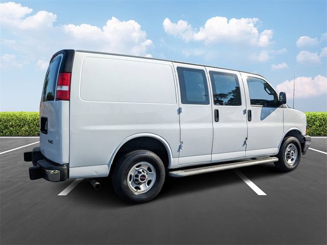 2022 GMC Savana Base