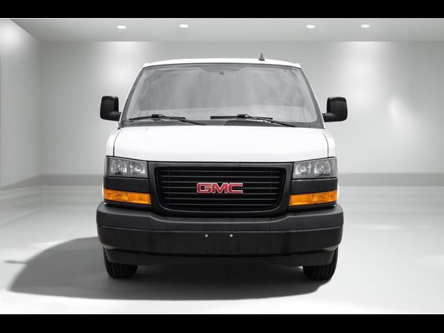 2022 GMC Savana Base