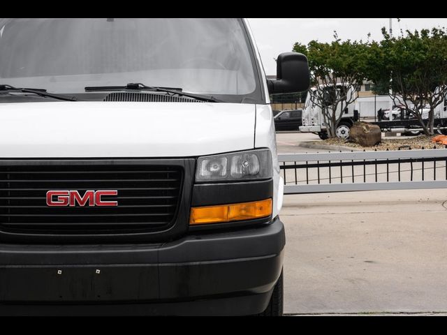 2022 GMC Savana Base