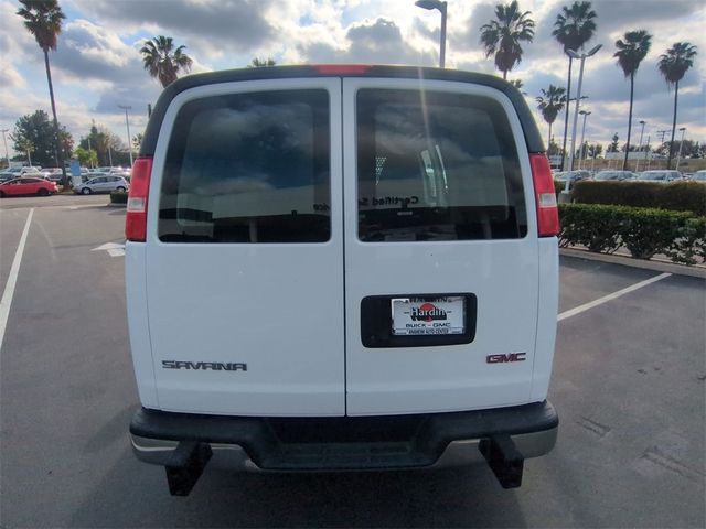 2022 GMC Savana Base