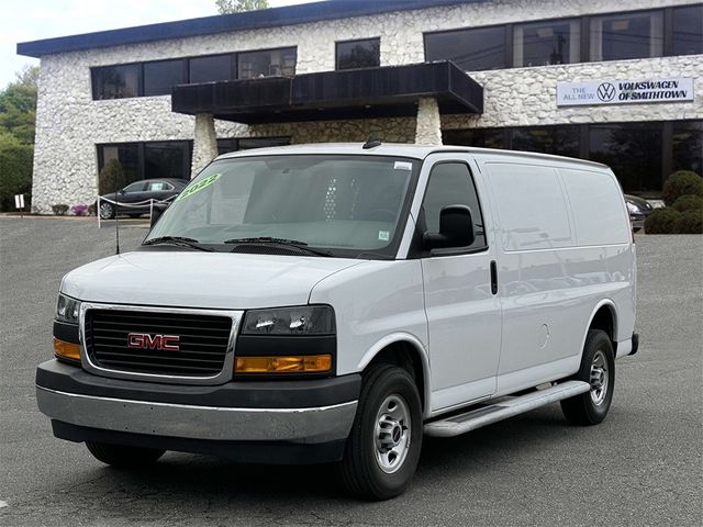 2022 GMC Savana Base