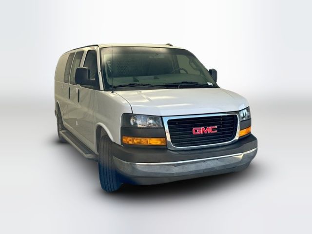 2022 GMC Savana Base