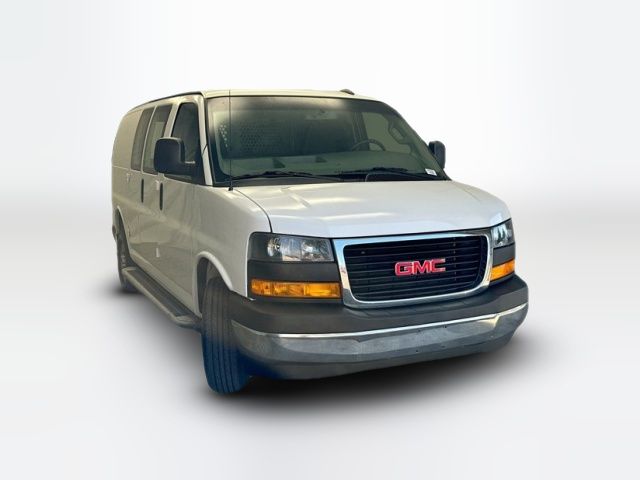 2022 GMC Savana Base