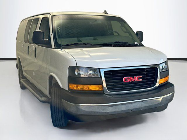 2022 GMC Savana Base