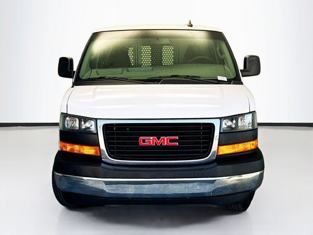 2022 GMC Savana Base