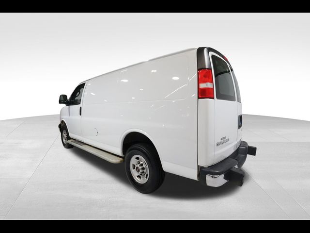 2022 GMC Savana Base