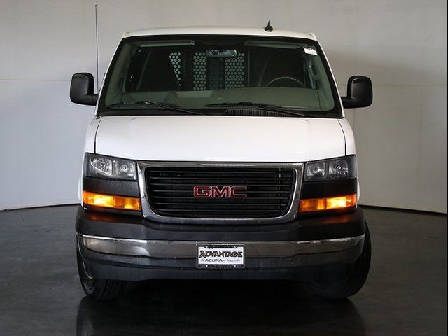 2022 GMC Savana Base