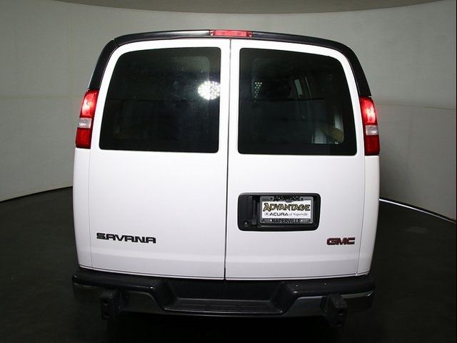 2022 GMC Savana Base